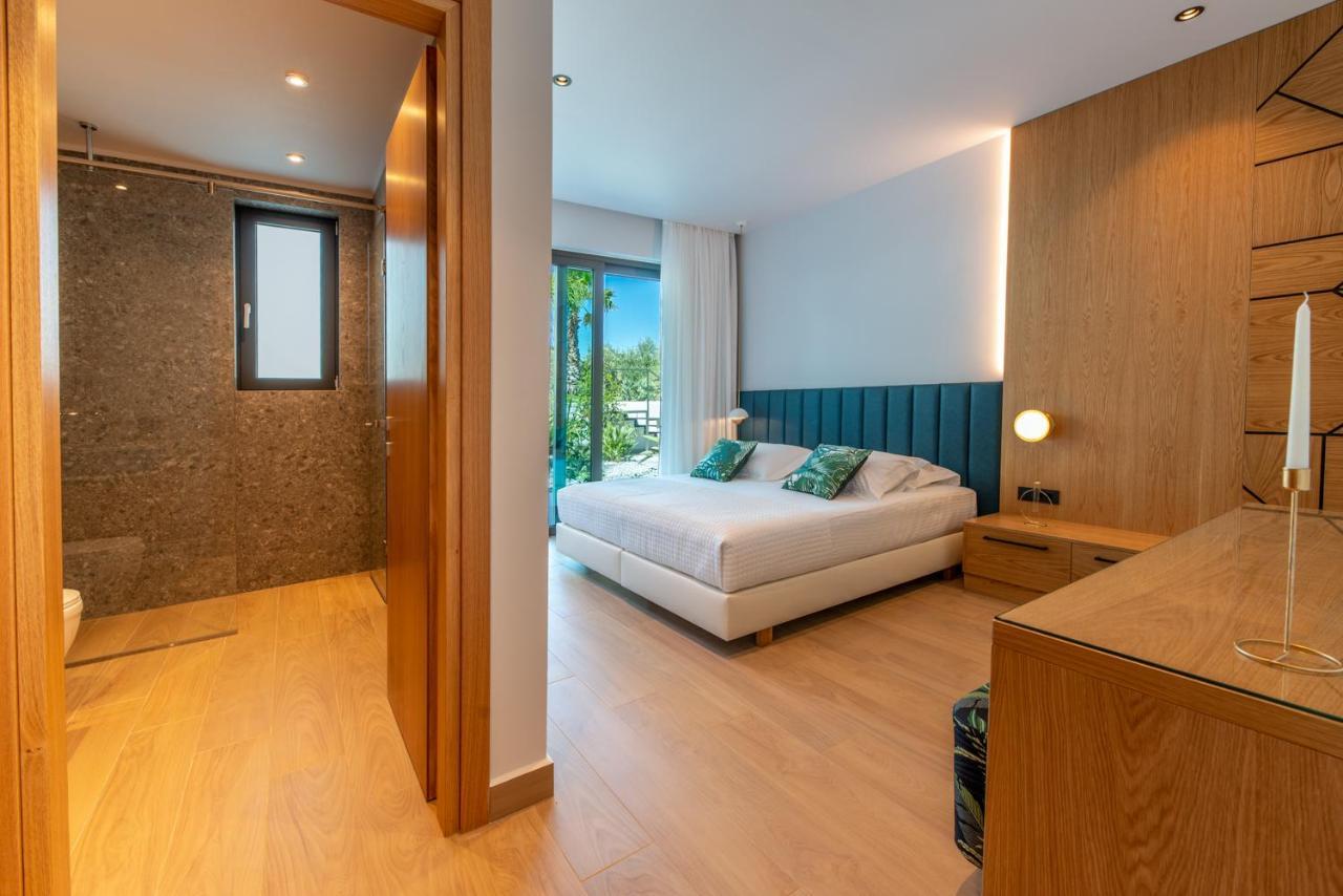 Villa Lydia I Superb Views, Two Pools, Next To The City Kíssamos Exterior foto