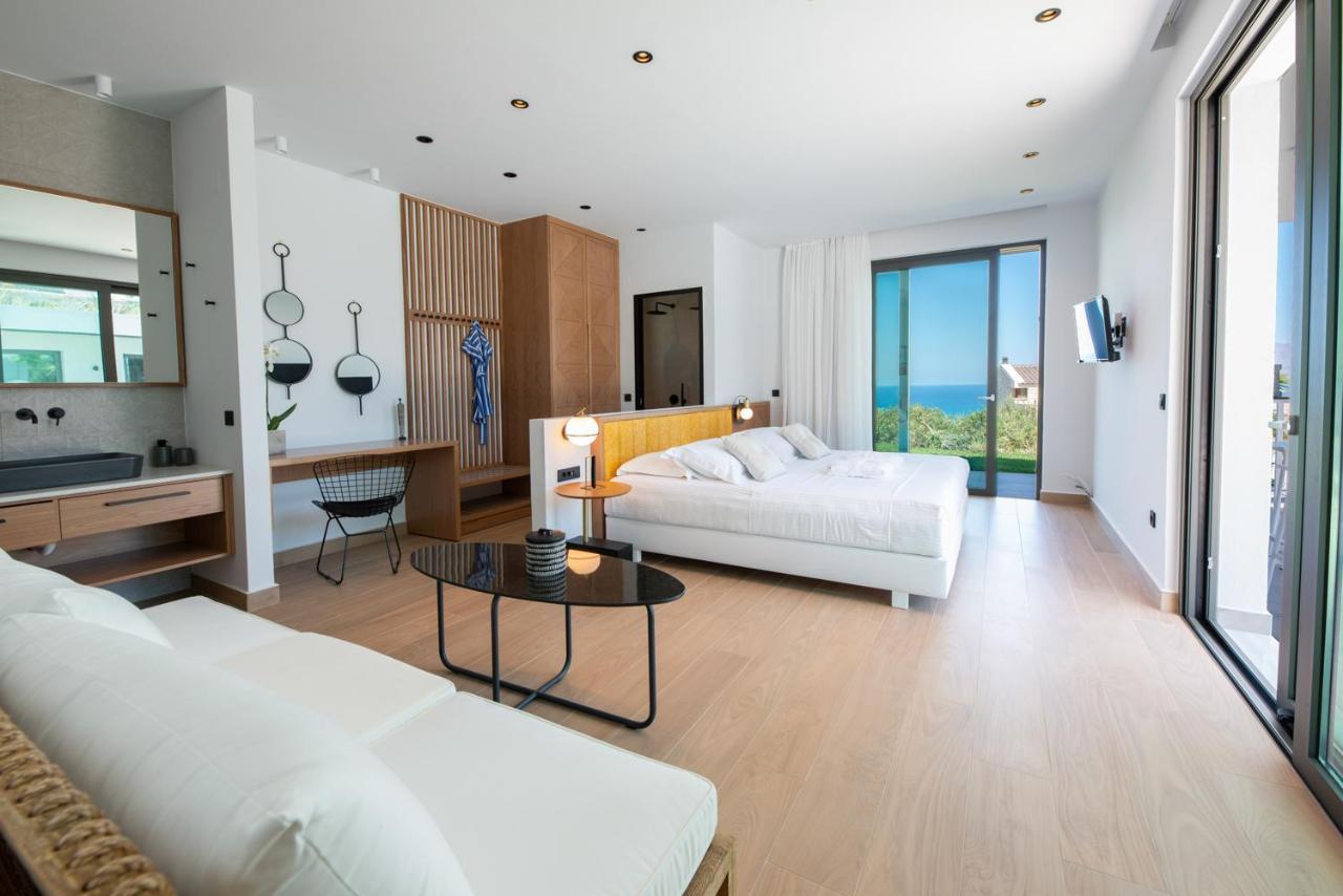 Villa Lydia I Superb Views, Two Pools, Next To The City Kíssamos Exterior foto